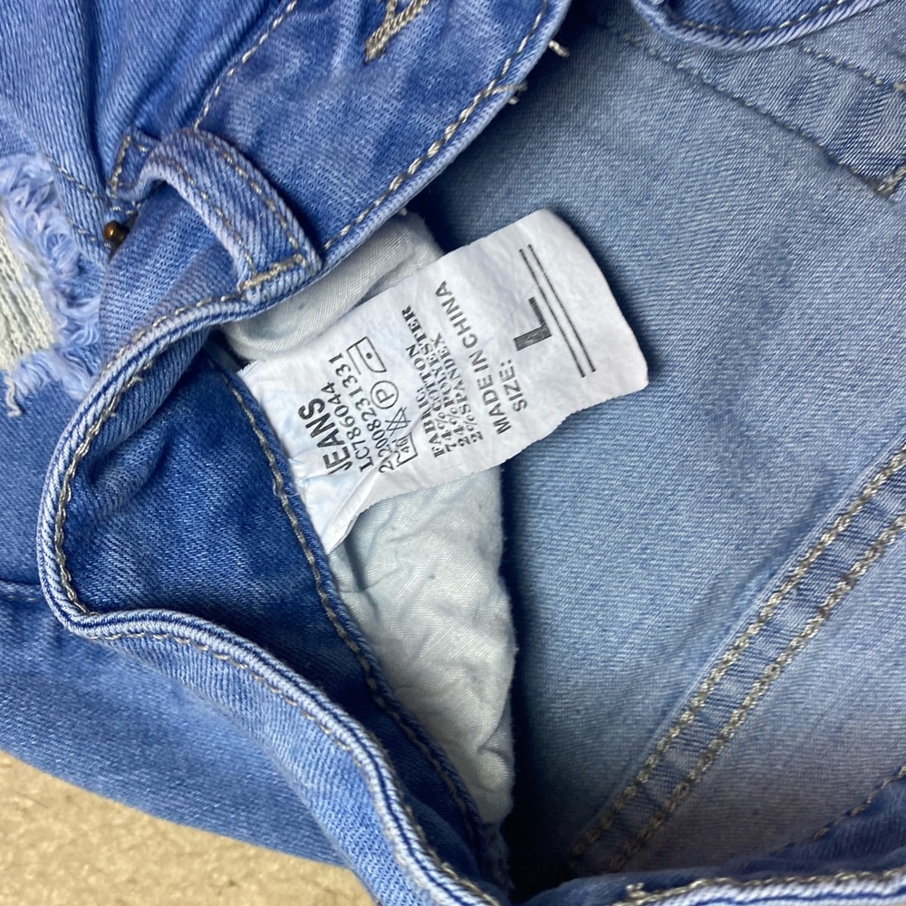 Jean Shorts - Picture 3 of 3